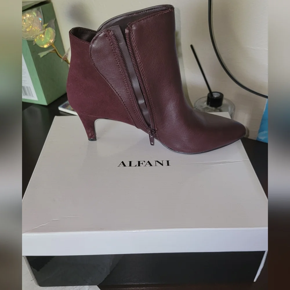 Alfani Harpper l Malbec Leather Dark Mauve 2.5" Heel Women Boots Size 7.5 M - Picture 6 of 12